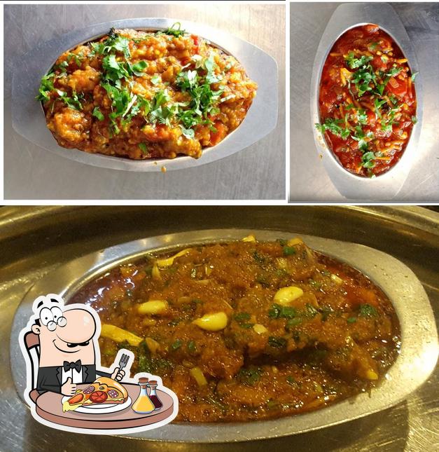 Get pizza at Shree Ram Zumpadi Restaurant