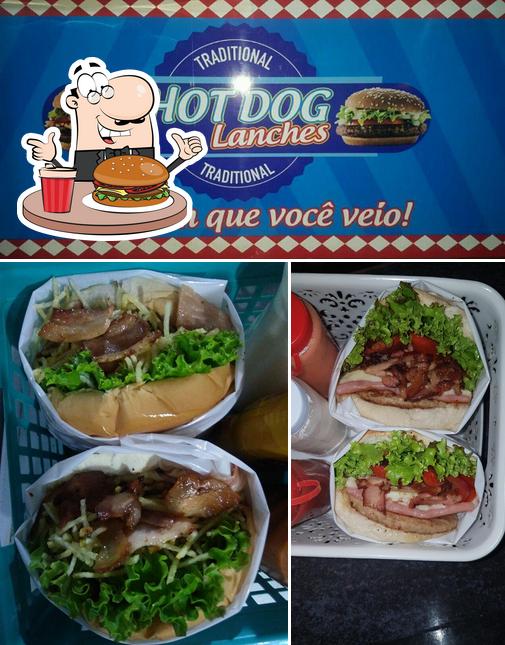 Consiga um hambúrguer no Hot Dog Lanches