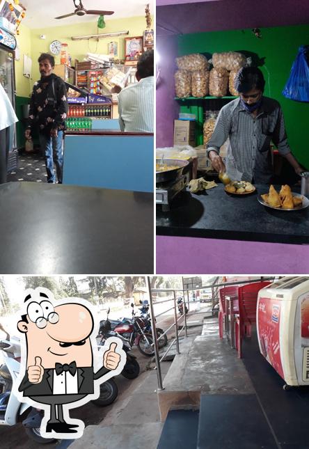 Look at the pic of Ganesh Dharshini Chats