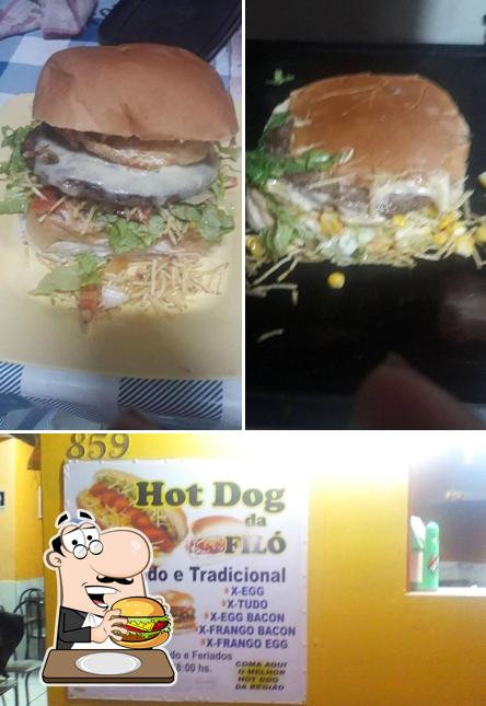 Peça um hambúrguer no Hot Dog da Filó