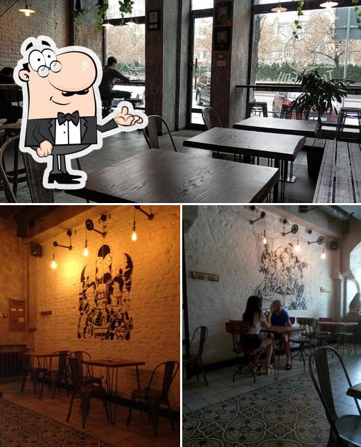 Installez-vous à l'une des tables de Try Bobry