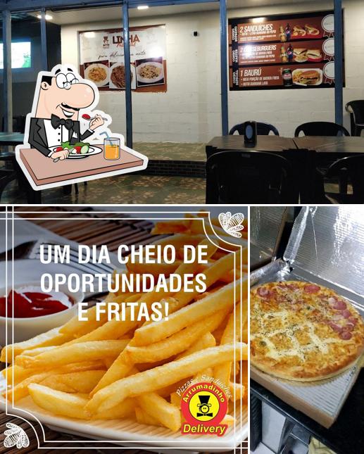 A imagem da comida e interior no Arrumadinho Delivery