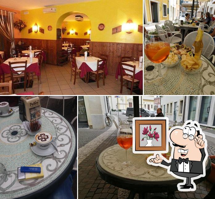 Siediti a un tavolo di Cafe Roma Di Spinelli Lucia C Snc