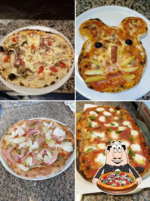 Order pizza at Chiosco Oasi Trazzera