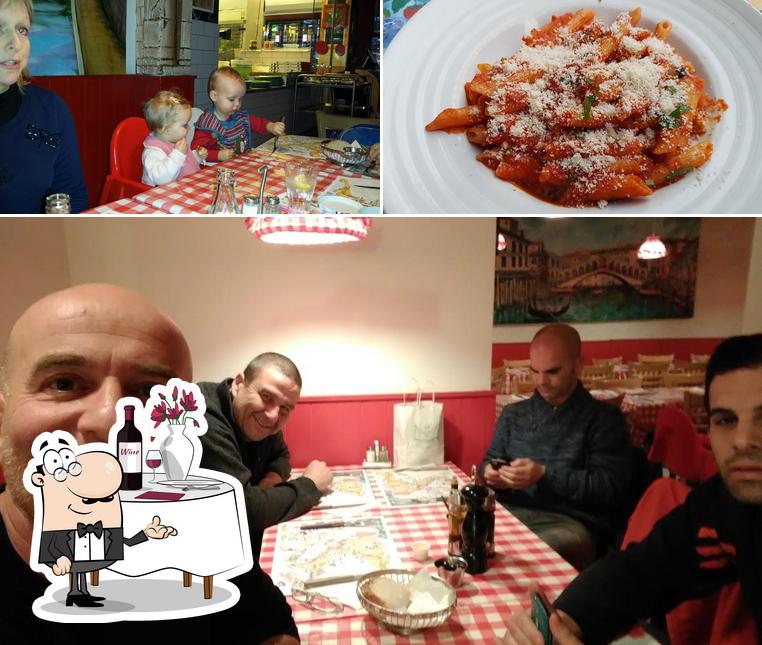 La photo de la table à manger et nourriture de San Remo’s