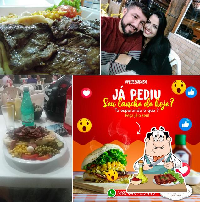 Escolha pratos de carne no Em Casa lanches