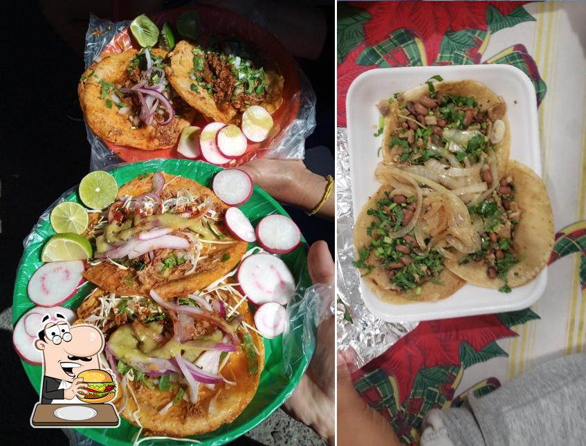 Restaurante Tacos Don Chuy Y Tacos del birria “Doña Silvia”, Puerto