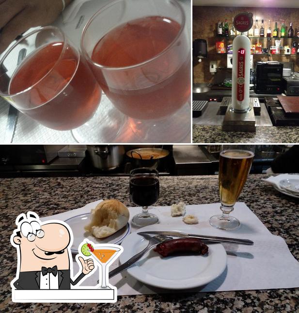 Напитки и барная стойка в Casa Festas