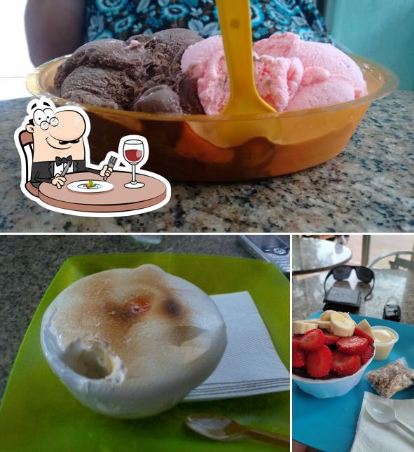 Comida em Sorveteria da Praça