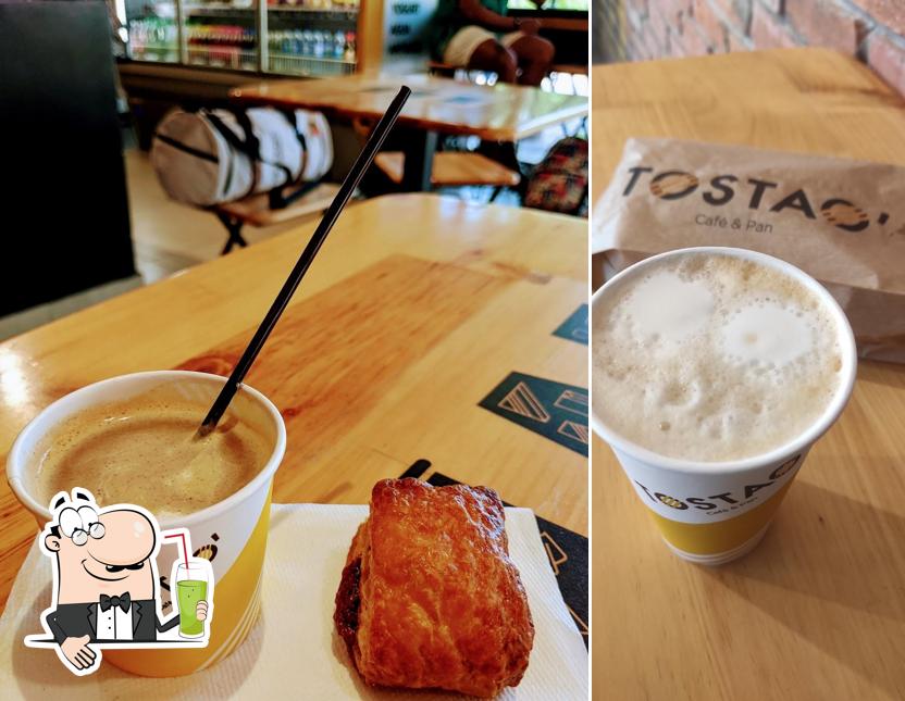 Disfrutra de una bebida en Tostao' Café & Pan