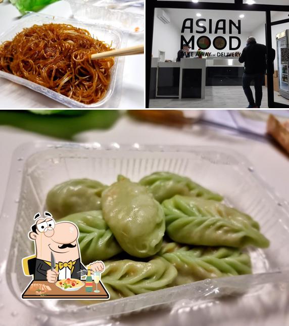 La foto della cibo e interni di Asian Mood