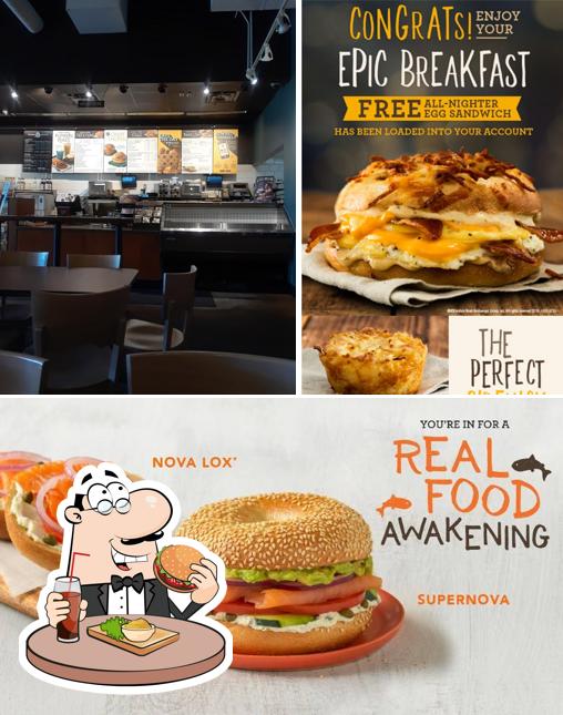 Einstein Bros. Bagels, 9249 S Broadway Ste 700 in Highlands Ranch