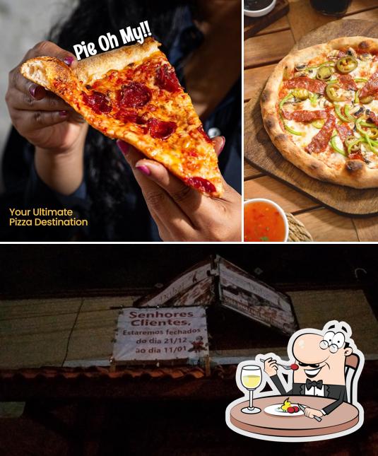 O Pizzaria Dubai se destaca pelo comida e exterior