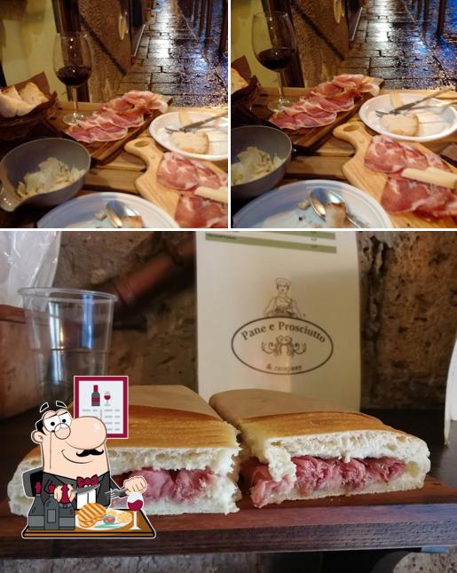 Ordina i un pasto a base di carne a Pane e Prosciutto