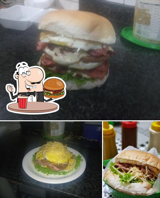 Get a burger at Verdão lanches