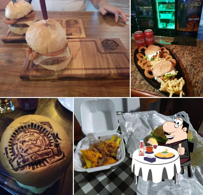 Delicie-se com um hambúrguer no Hamburgueria Seo Damasco