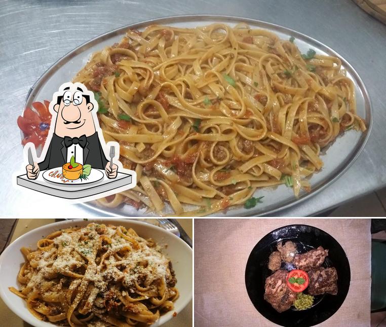 Platti al Trattoria-Pizzeria ''AL BORGO''