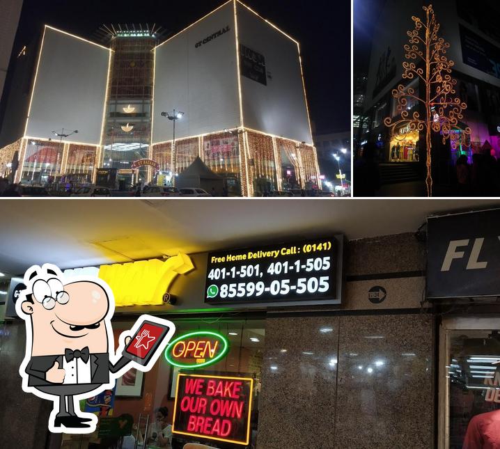 The exterior of Burger King