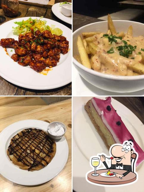 Food at Writer's Cafe - VR Mall