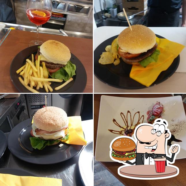 Prova un hamburger a BikeStro homemade restaurant