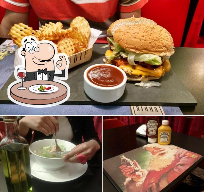 Platos en Eddie Fine Burgers