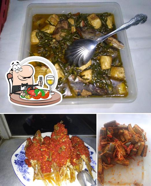 Order seafood at Rantangan Sayur Masak Delitua