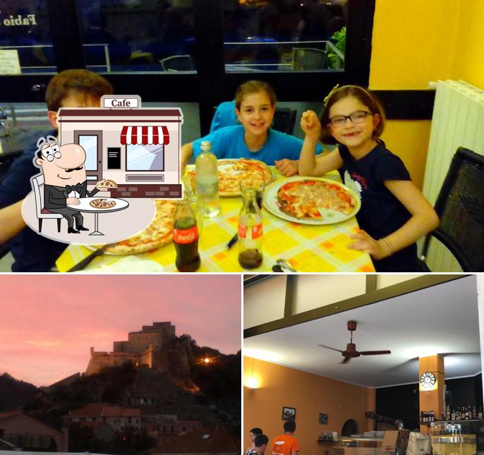 Questa è la immagine che presenta la esterno e tavolo da pranzo di Tonino 2