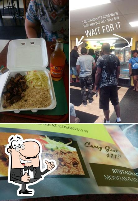 Uppa Yard in Milwaukee Restaurant menu and reviews