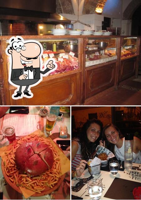 La foto di interni e birra da Funny Burger