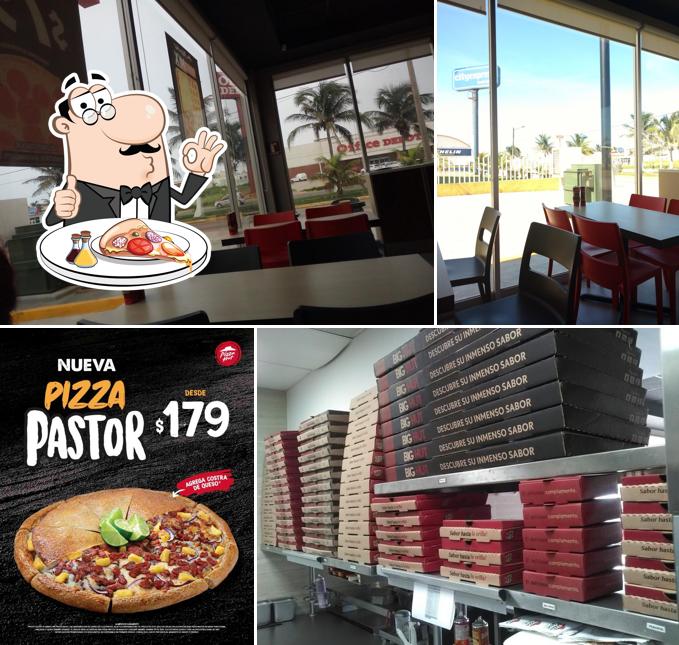 Order pizza at Pizza Hut Malecón, Coatzacoalcos