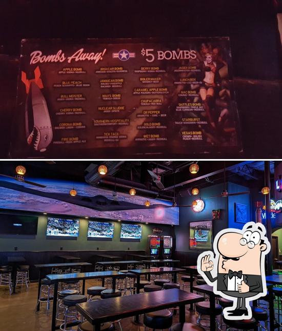 B2 Bombers Oyster Pub in El Paso Restaurant menu and reviews