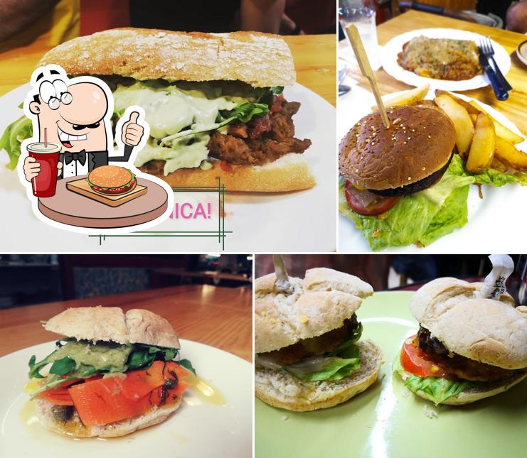 Попробуйте гамбургеры в "LA ALPARGATA bar vegano"