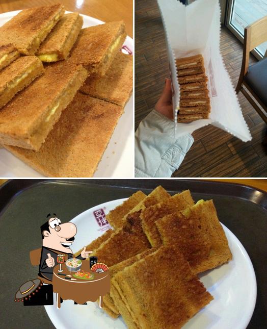 Food at Yakun Kaya Toast