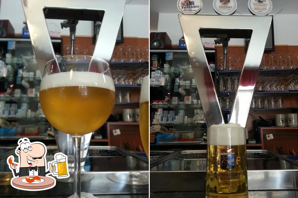 Puoi goderti un rinfrescante bicchiere di birra chiara o scura