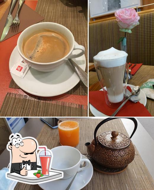 Bread & Roses Paris restaurant, Paris, 62 Rue Madame Restaurant reviews