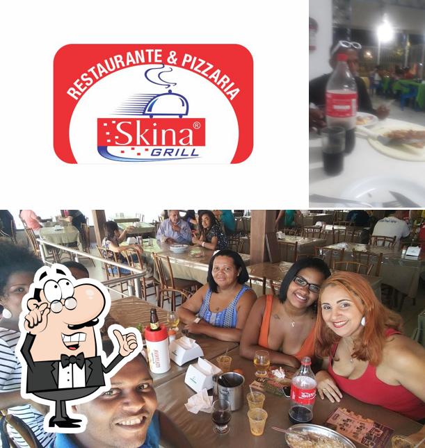 O interior do Skina Grill