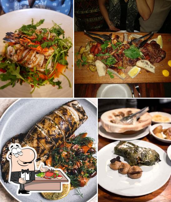 Отведайте блюда с морепродуктами в "Lezzet Anatolian Restaurant"