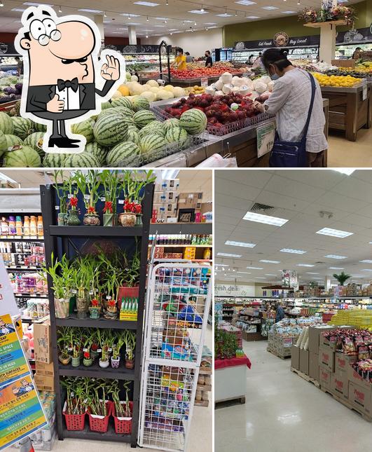 H Mart Lynnwood in Lynnwood Restaurant menu and reviews