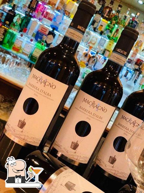 Goditi un drink dal menu