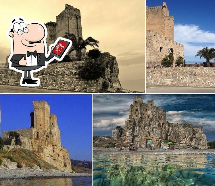 Gli esterni di Castello Federiciano di Roseto Capo Spulico