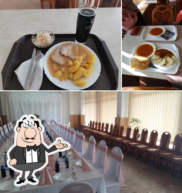 Изображение, на котором видны внутреннее оформление и еда в Reštaurácia Lipa