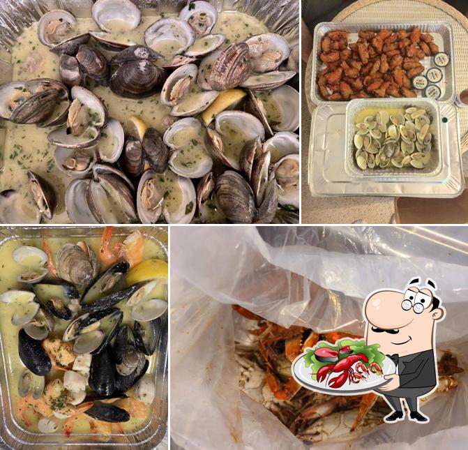 Попробуйте блюда с морепродуктами в "Rick's Seafood House"