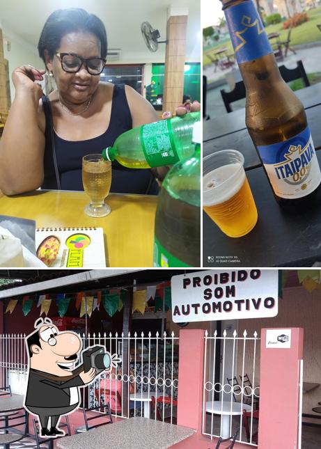 Look at the image of Budega do Camelô