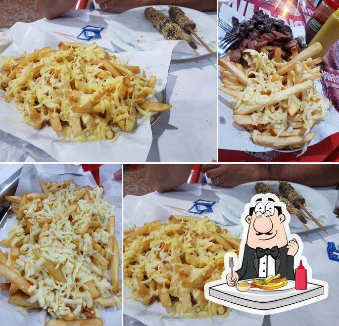 At Hiper Xis Moinhos you can get fries