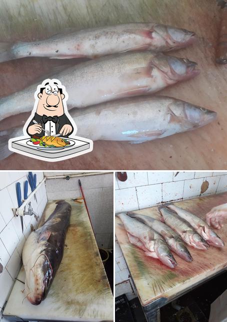 Prueba un plato de pescado en ŽELJKO KATIĆ PR, RIBARNICA, ŠABAC, HAJDUK STANKA 2