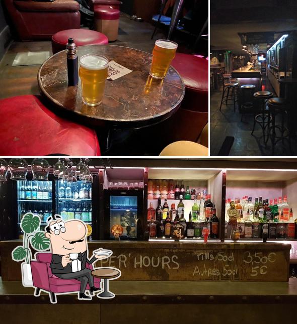 Voici l’image représentant la intérieur et comptoir de bar sur BBC