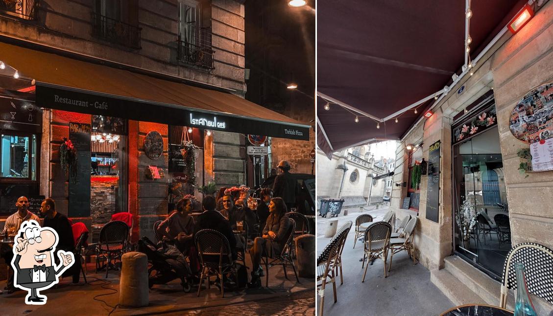 L'intérieur de Istanbul Café