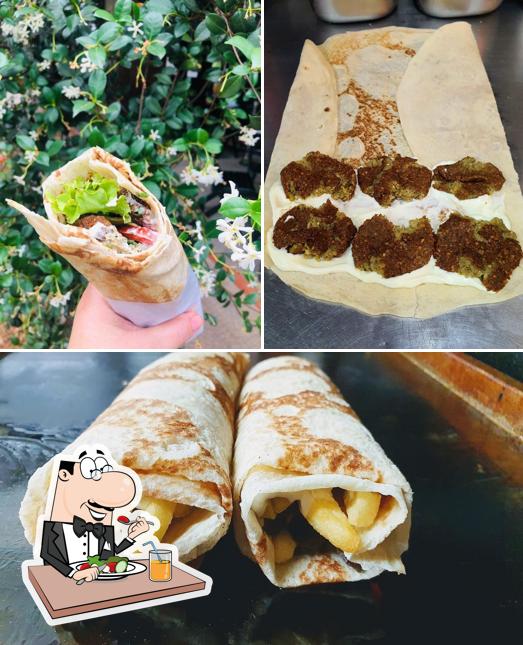 Platos en Yalla Yalla Bar