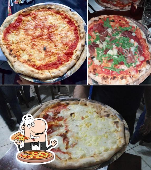Prova una pizza a Ristorante - Pizzeria ''Lo Scoglio''
