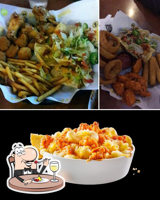 Buffalo Wild Wings, Summer House Apartments, 356 Laskin Rd in Virginia
